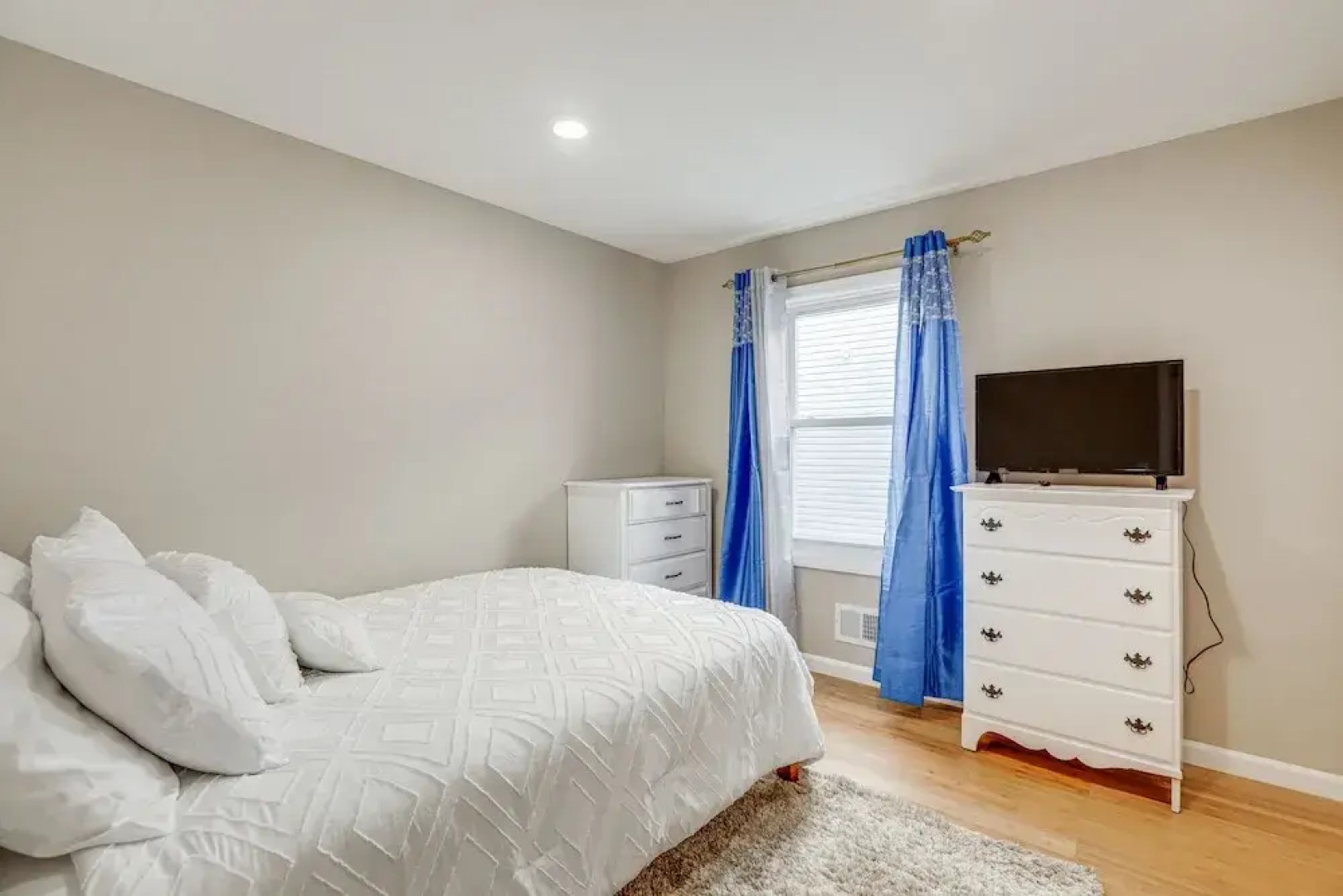 Irvington Vacation Rental ~ 20 Mi to Manhattan!