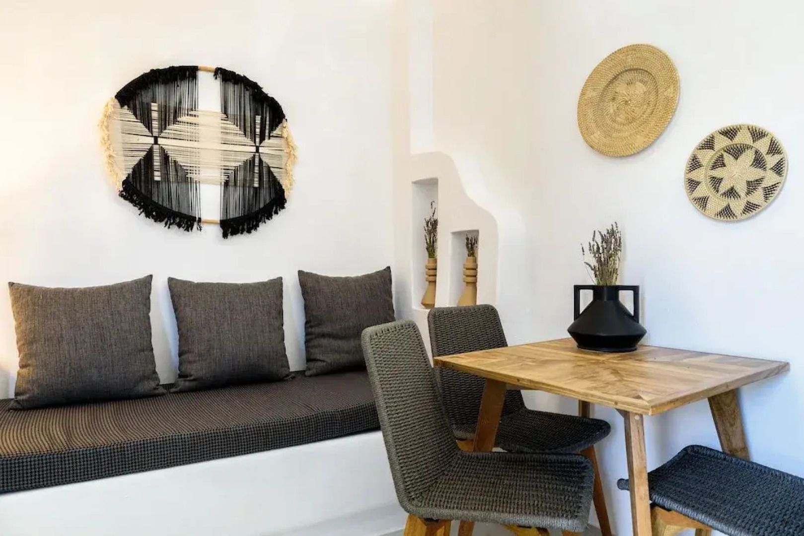 Blue Waves Suites & Apartments