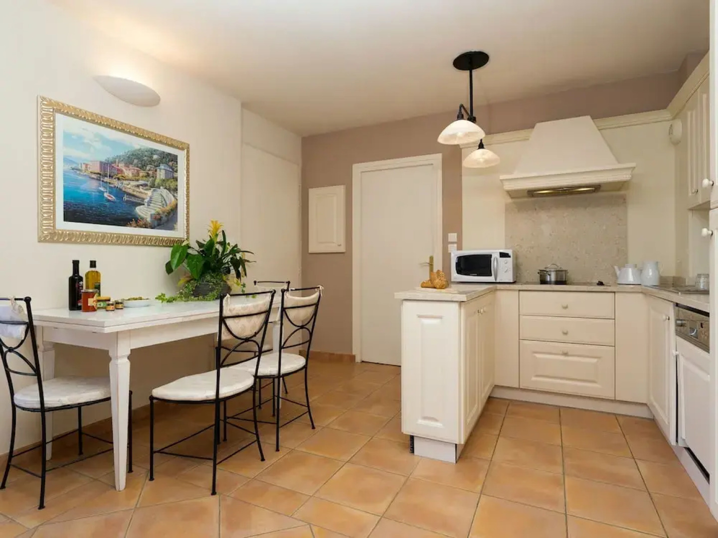 Charming Apartment With Dishwasher, View at the Golf Course