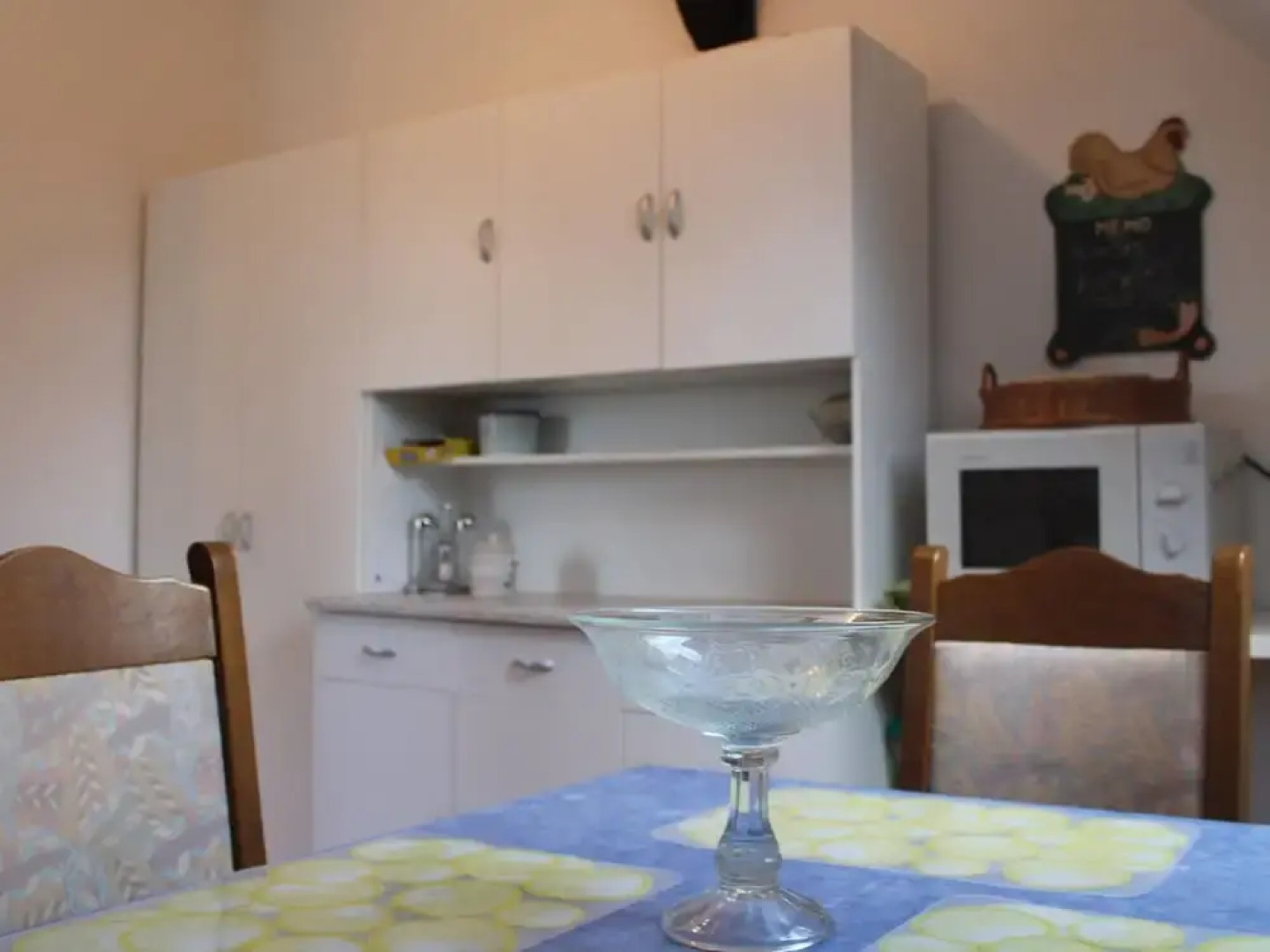 Schone Zweizimmer-ferienwohnung mit Pool im Garten