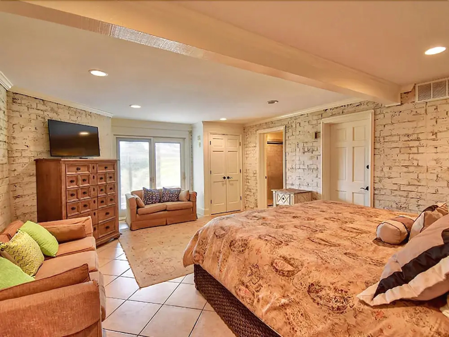 120 We Shell Sea 8 Br Home by RedAwning