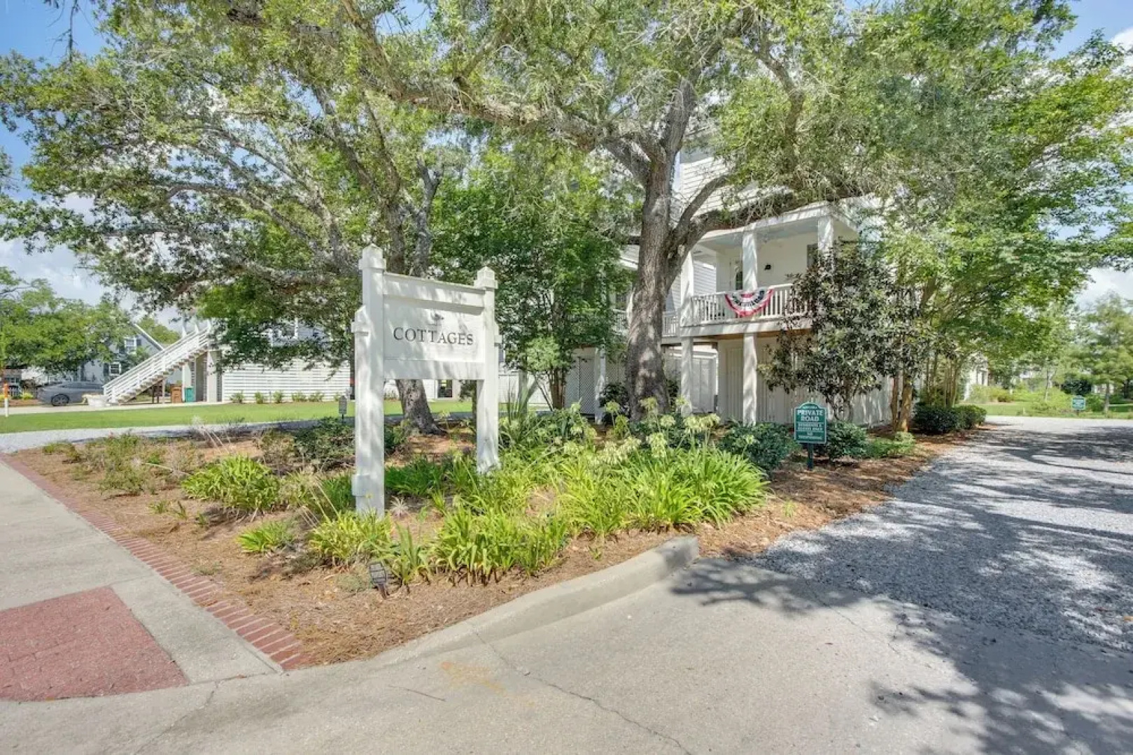 Walk to Beach: Cottage w/ Yard in Pass Christian!