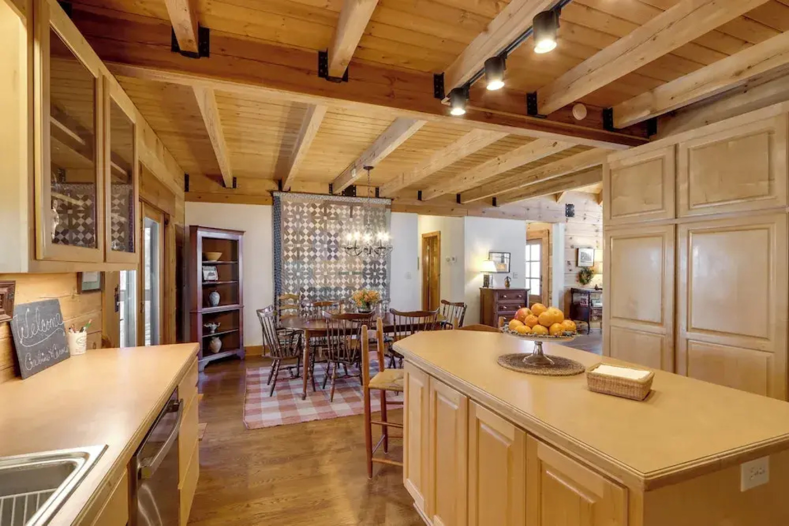 Family-friendly Jasper Cabin With Deck!