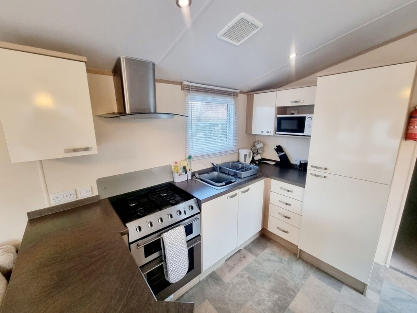 Impeccable 2-bed Caravan in Morpeth - Willow Burn