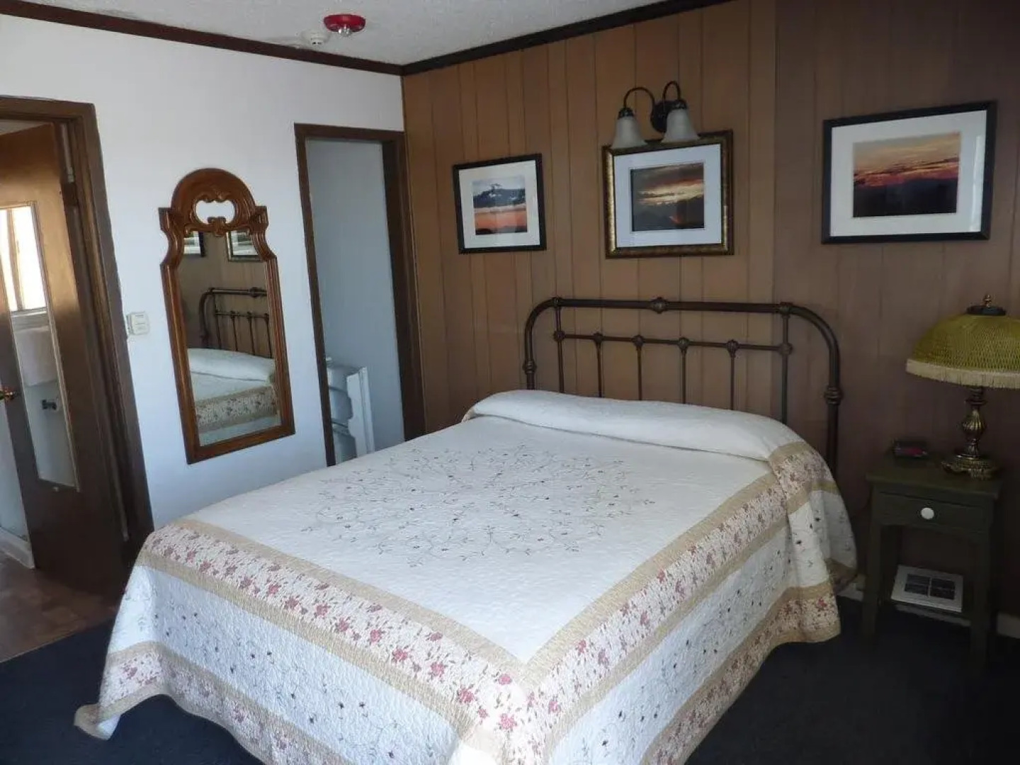 Sugarloaf Mountain Motel