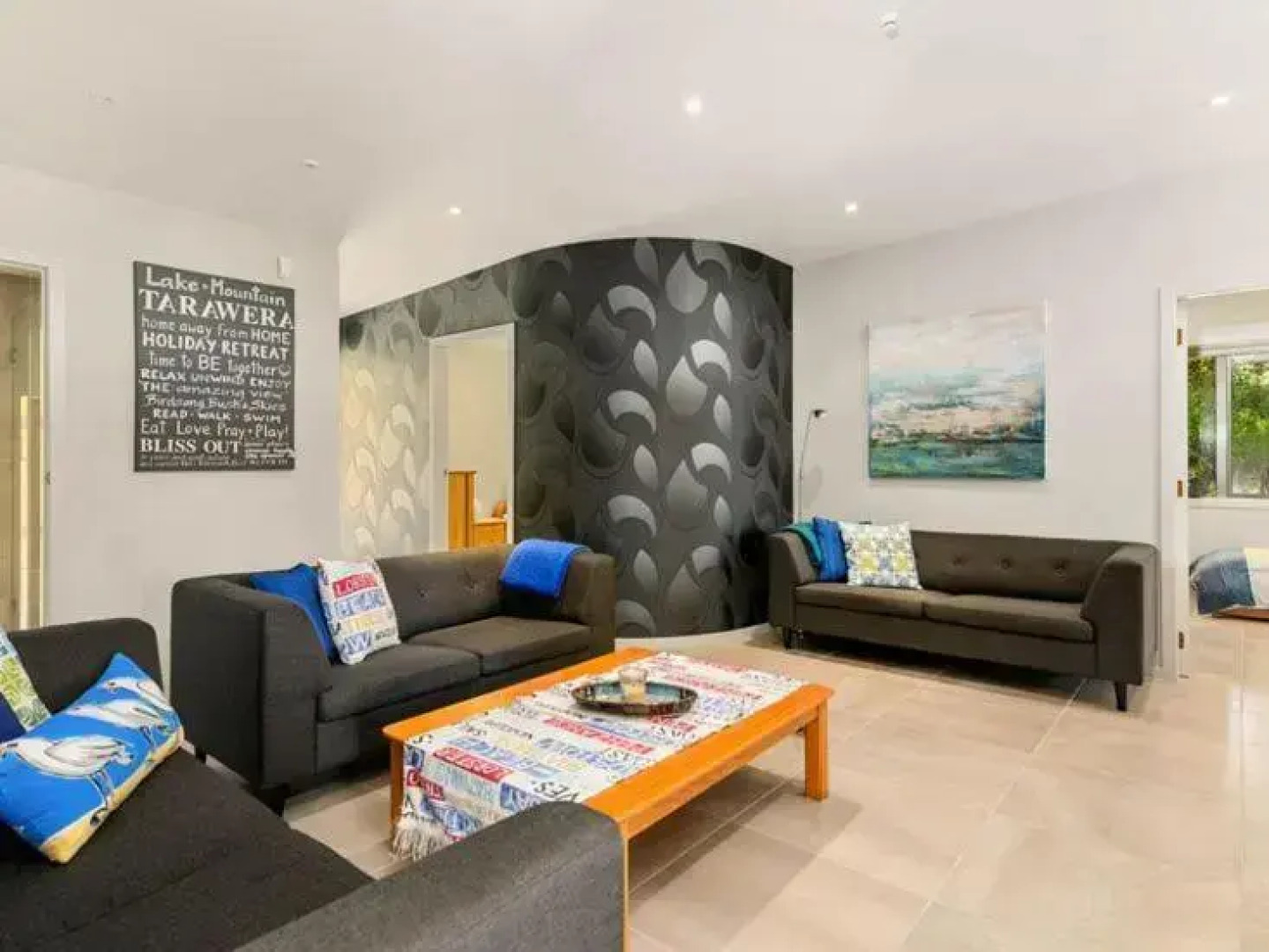 FlaxWater Bach - Lake Tarawera Holiday Home