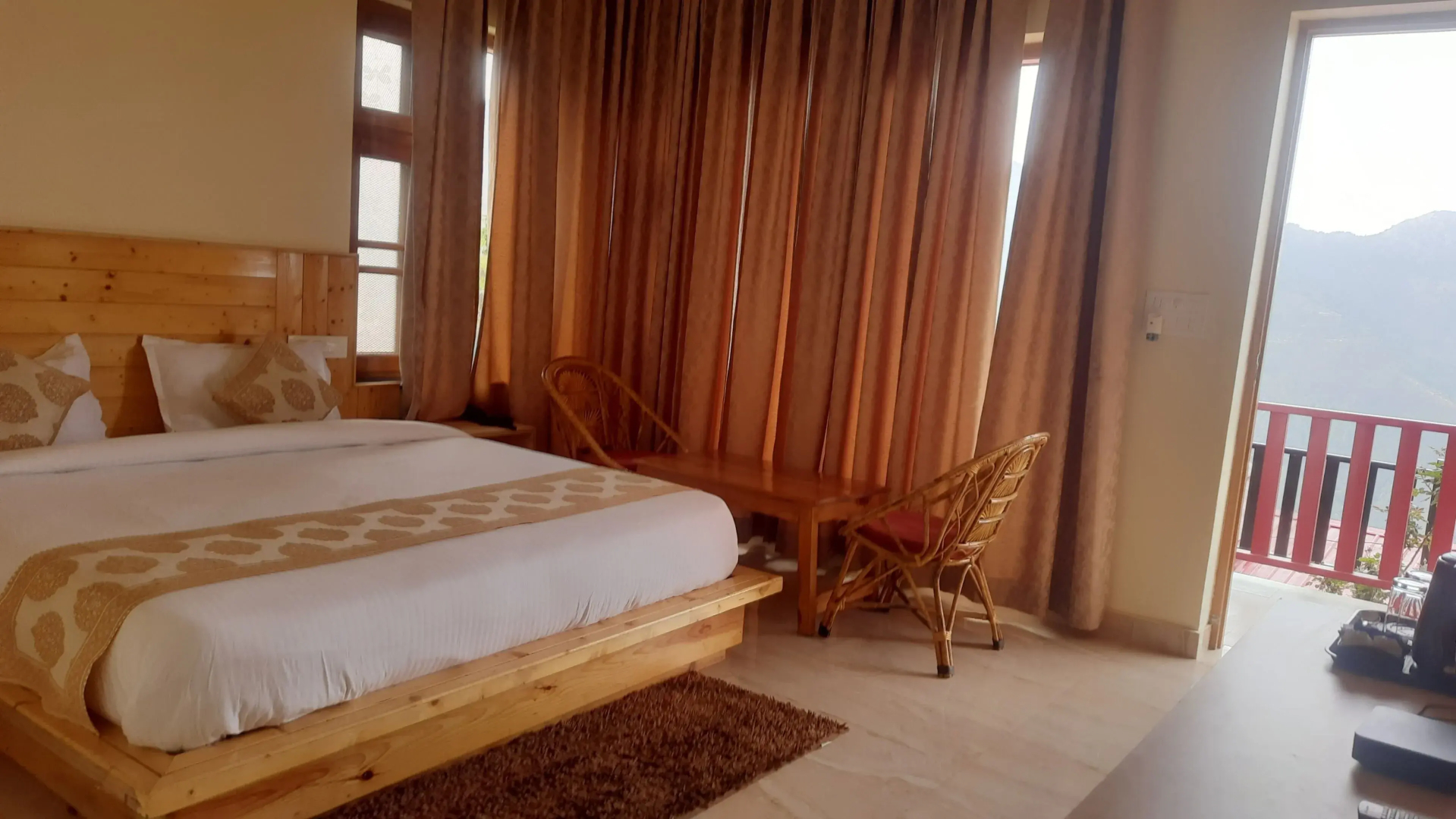 The Vintage Hill Village - Himalayan Boutique Resort