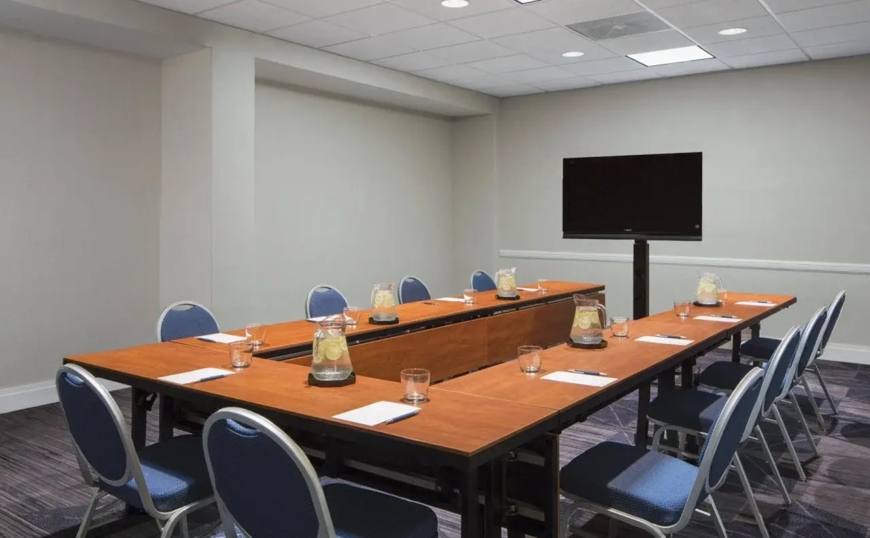 Sheraton Norfolk Waterside Hotel