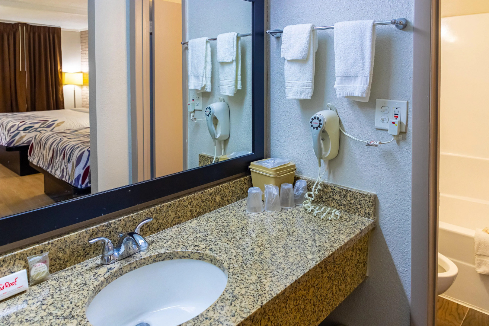 Red Roof Inn Savannah - Richmond Hill/ I-95