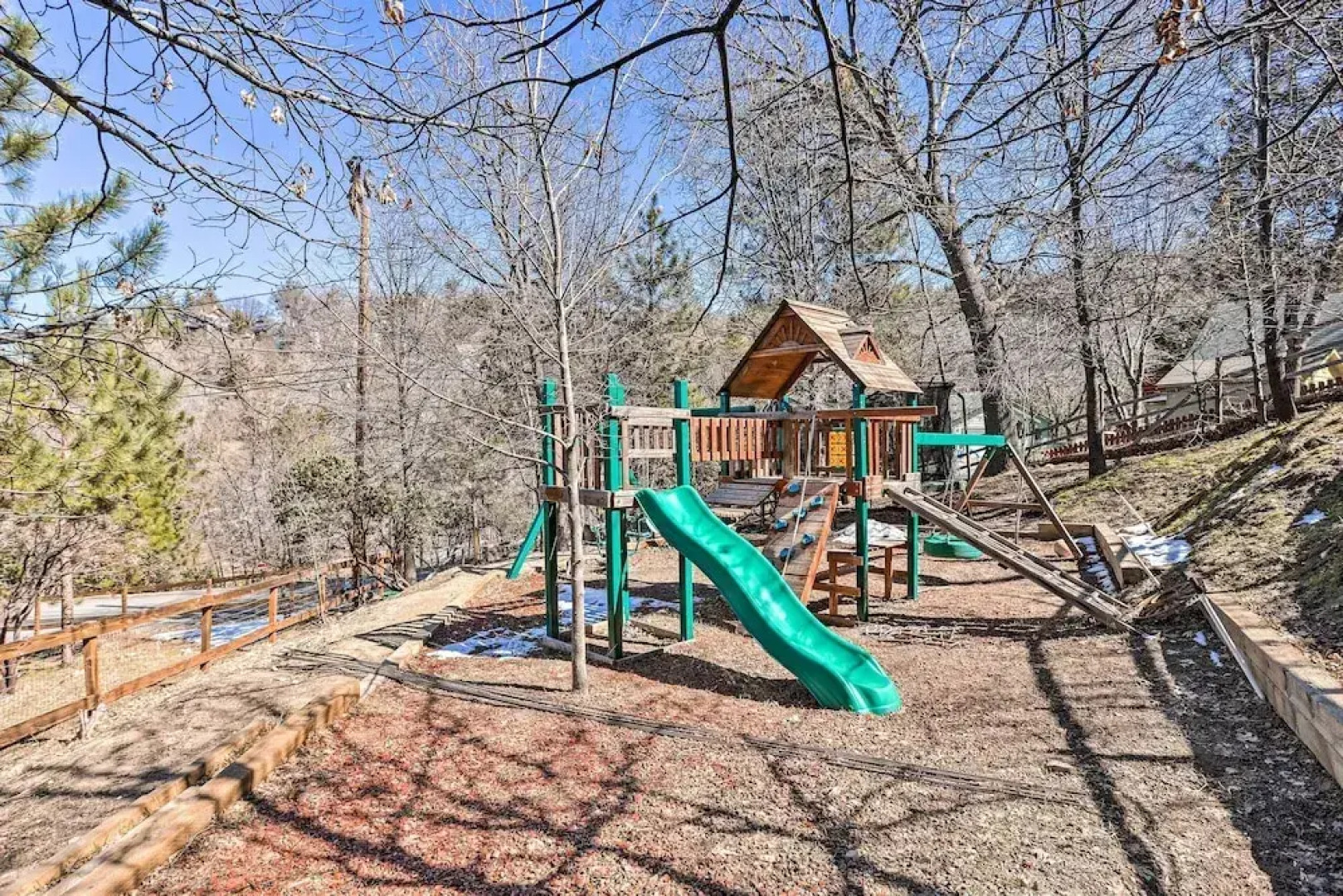 Lovely Lake Arrowhead Home w/ Private Hot Tub