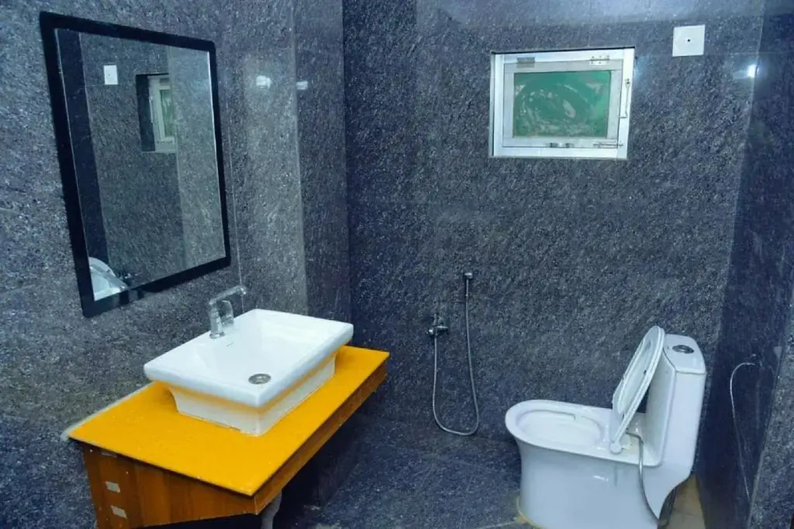 STAYMAKER Aditya Plaza