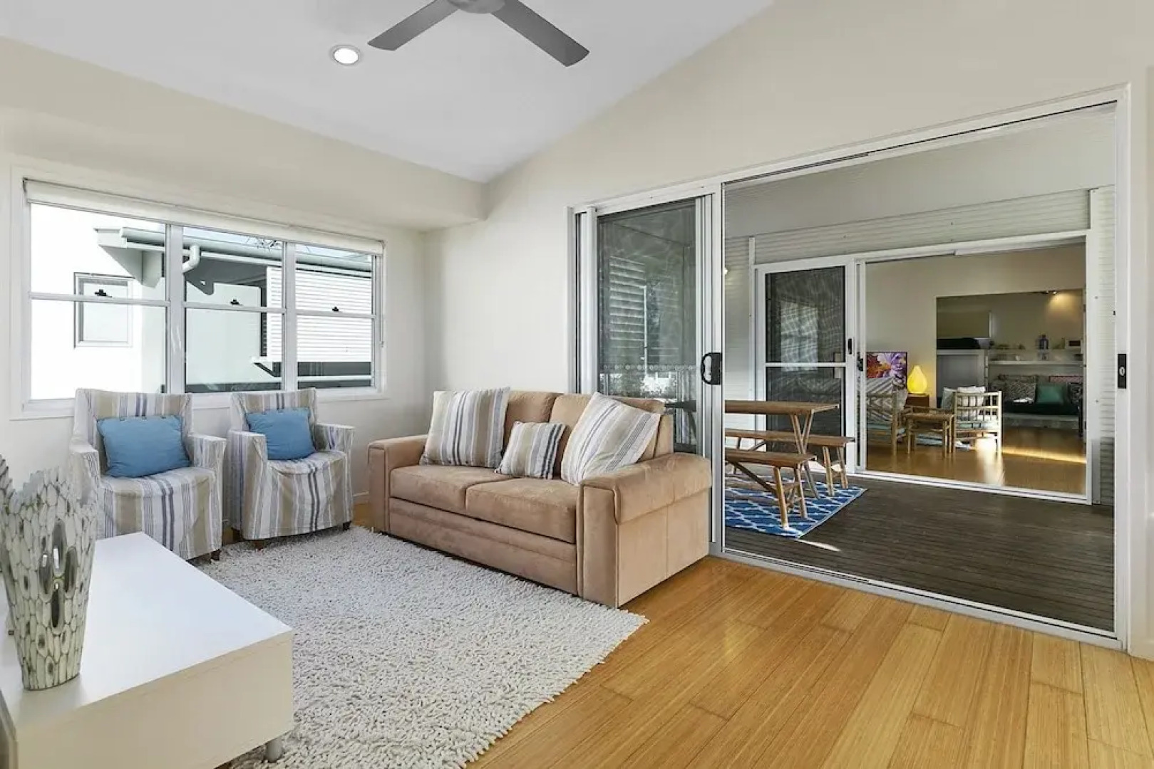 Stunning River House - 51 Hilton Esplanade