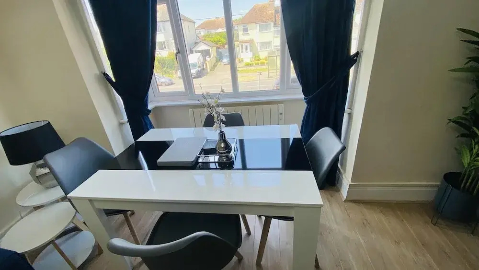 Family 4-bed Apartment in Dawlish With Sea View