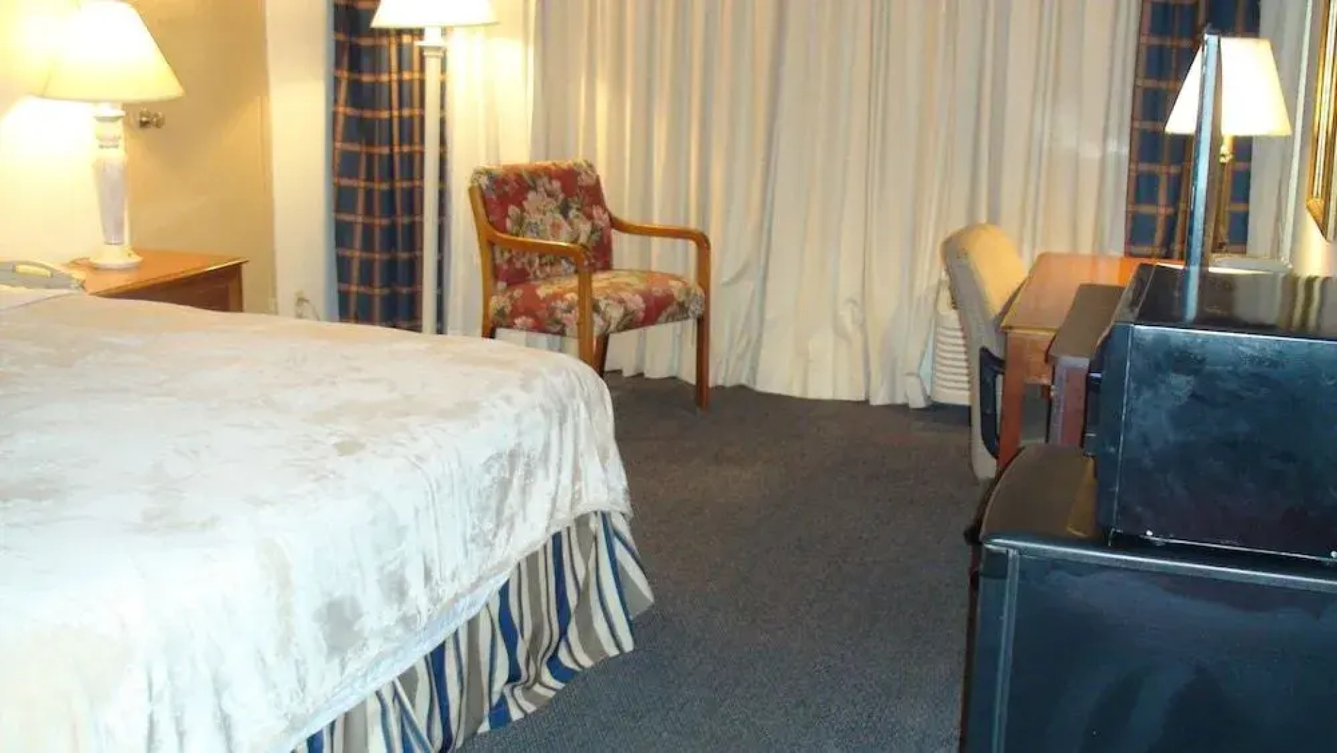 Armstrong Inn and Suites