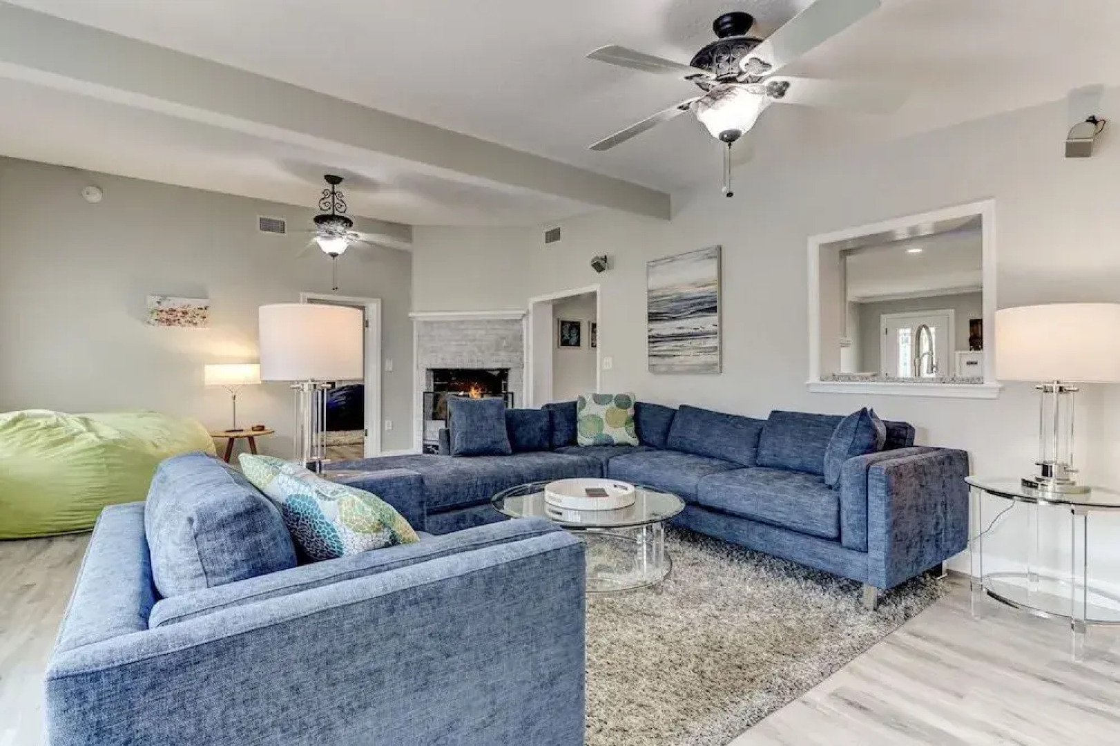 Private Pool Oasis, Walking Distance to the Beach