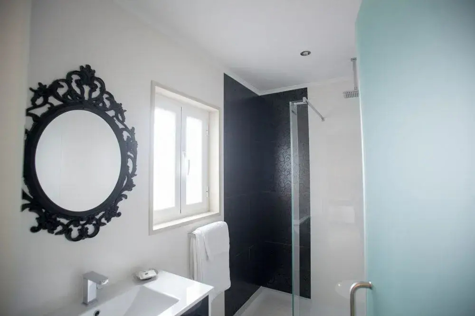 Thomar Story - Guest House