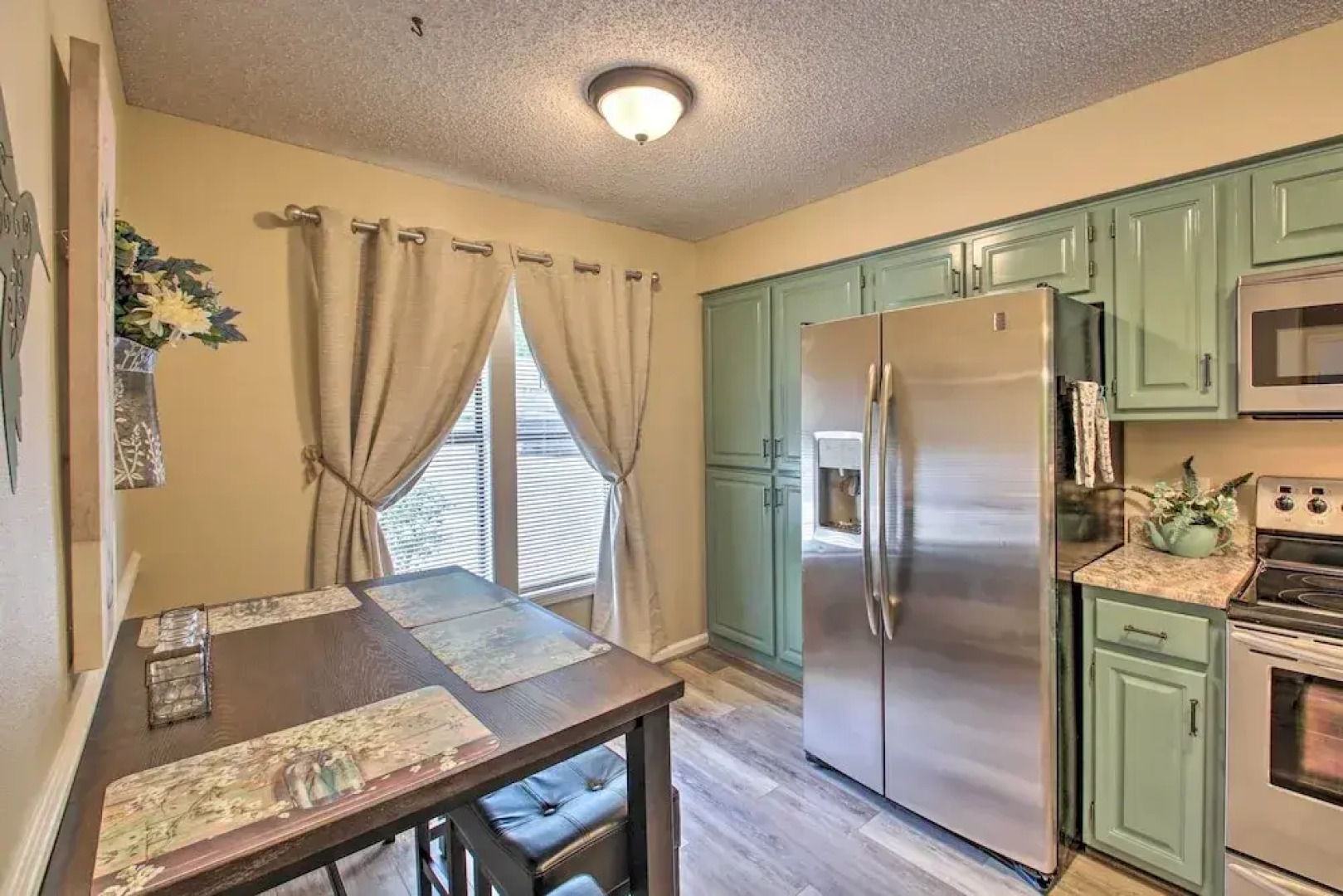 Furnished Deck & Grill: Hot Springs House