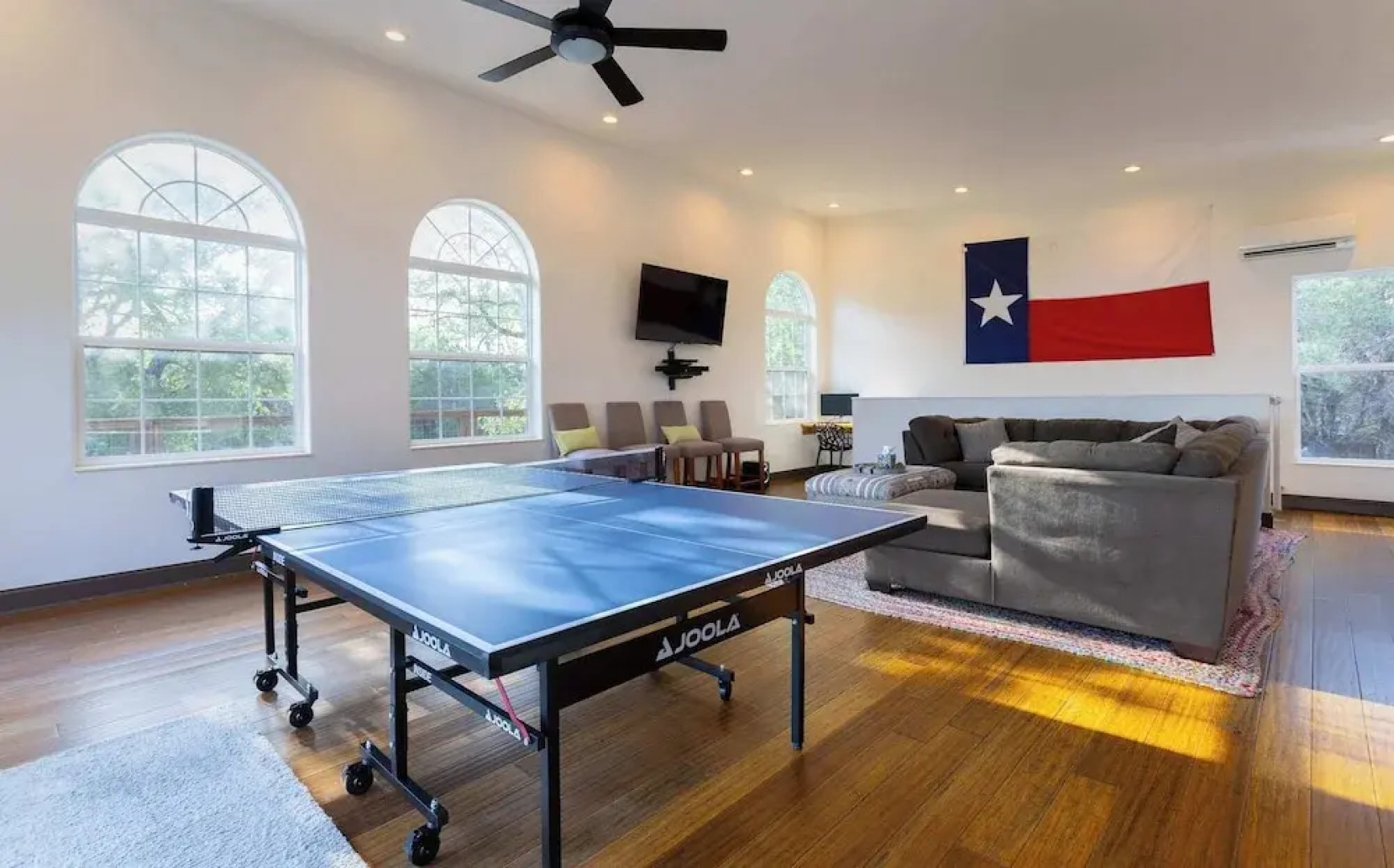 Willie's Hill Country Hideaway - Stay for 8 With Hot Tub & Fire Pit