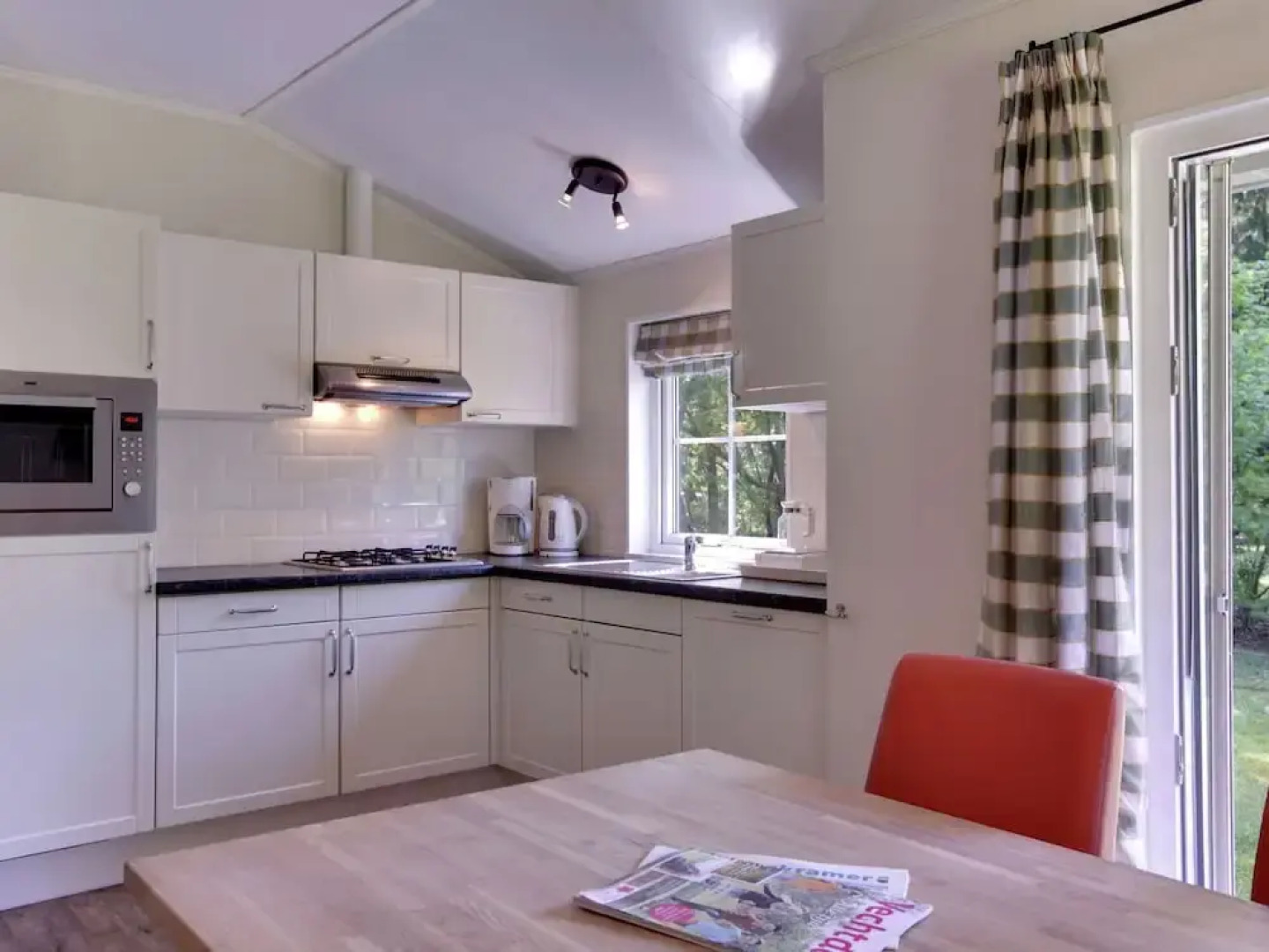 Cozy Holiday Home with Dishwasher near Zwolle