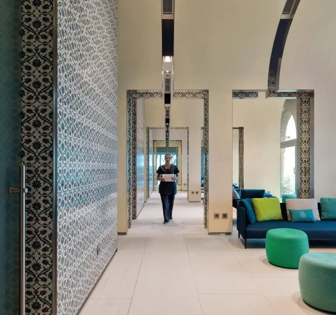 Отель Al Bustan