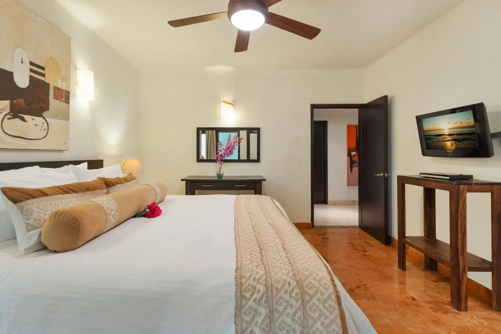 El Taj Oceanfront & Beachside Condo Hotel