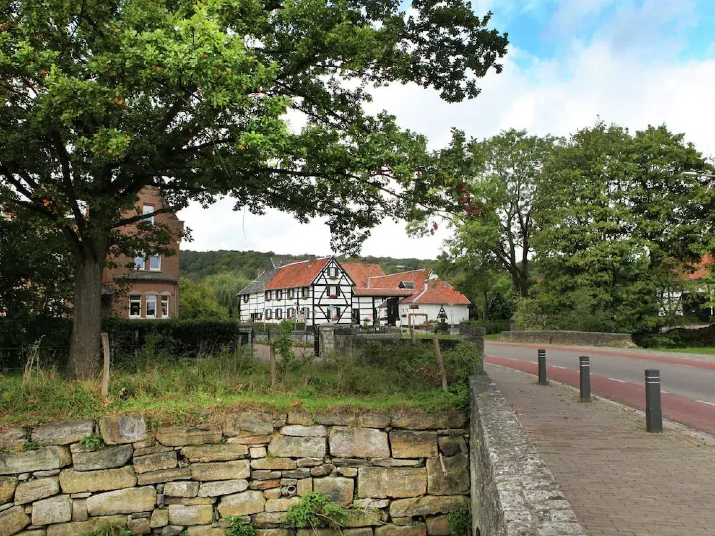 Quaint Holiday Home With Fenced Garden in Epen