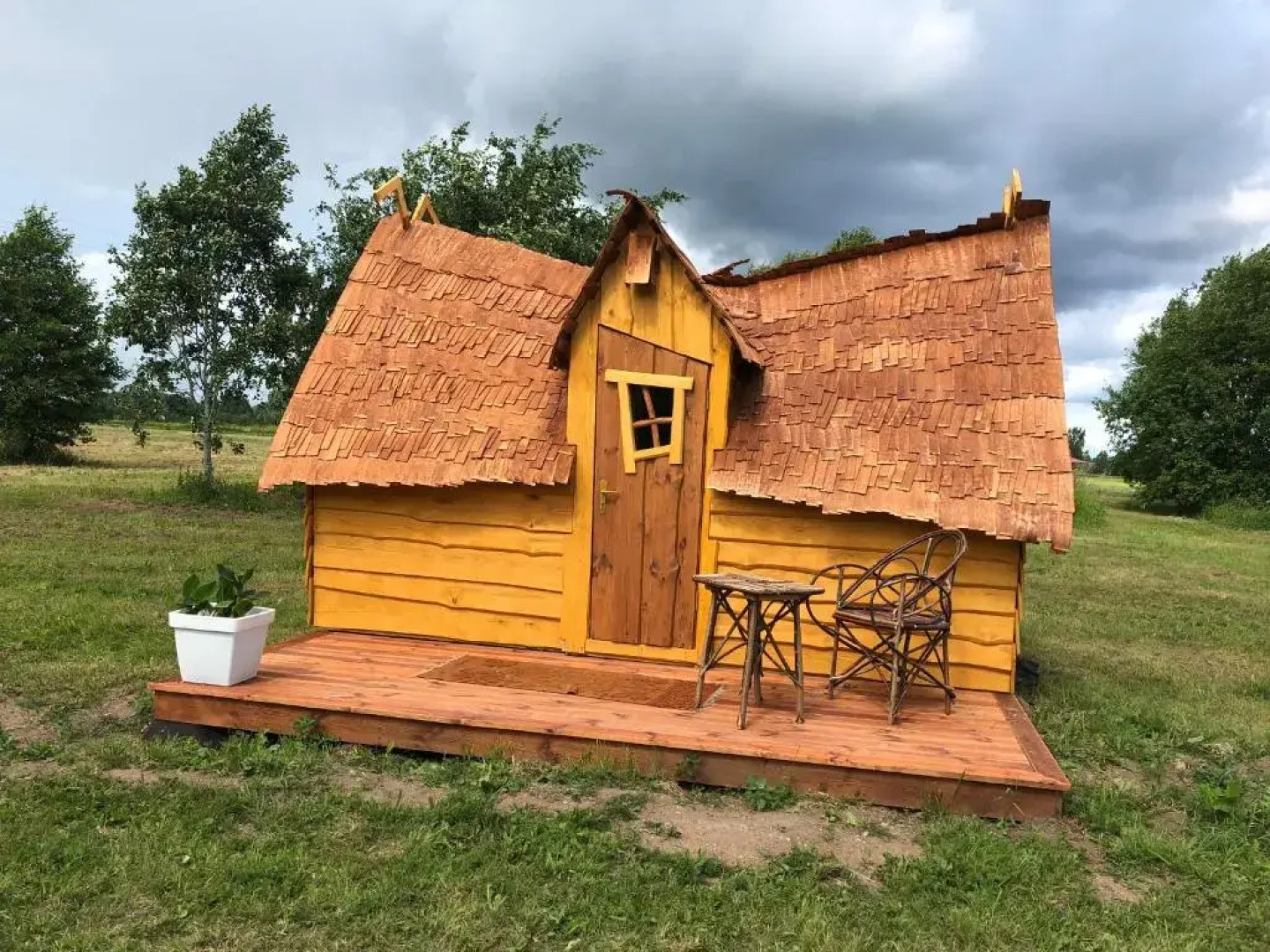 külalistemaja Kadrina mõisa kämpingud