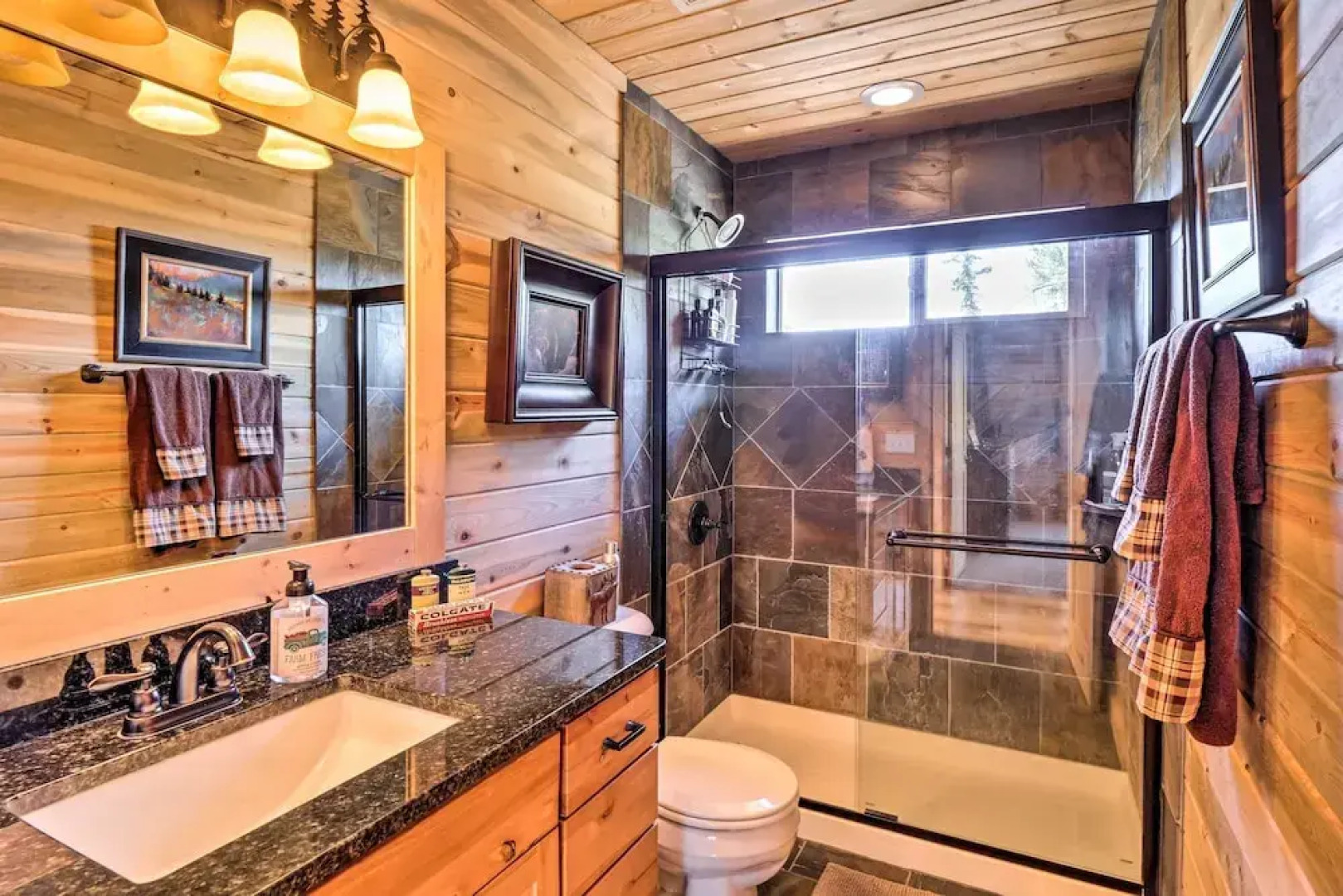 Jefferson Cabin w/ Fire Pit: Near Hiking Trails!