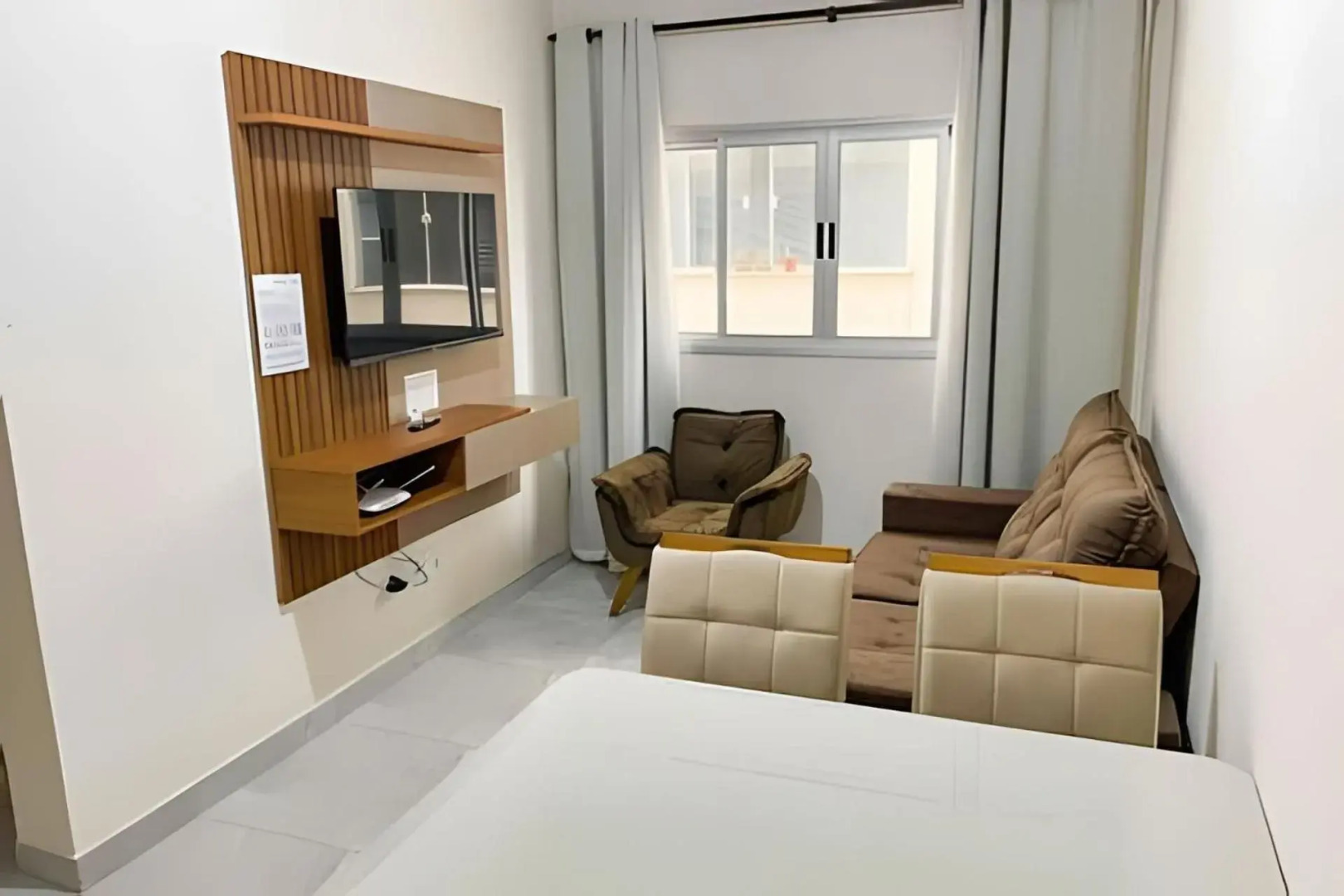 103 - APARTAMENTO de 2 QUARTOS 400m do PARQUE de EXPOSIÇÃO