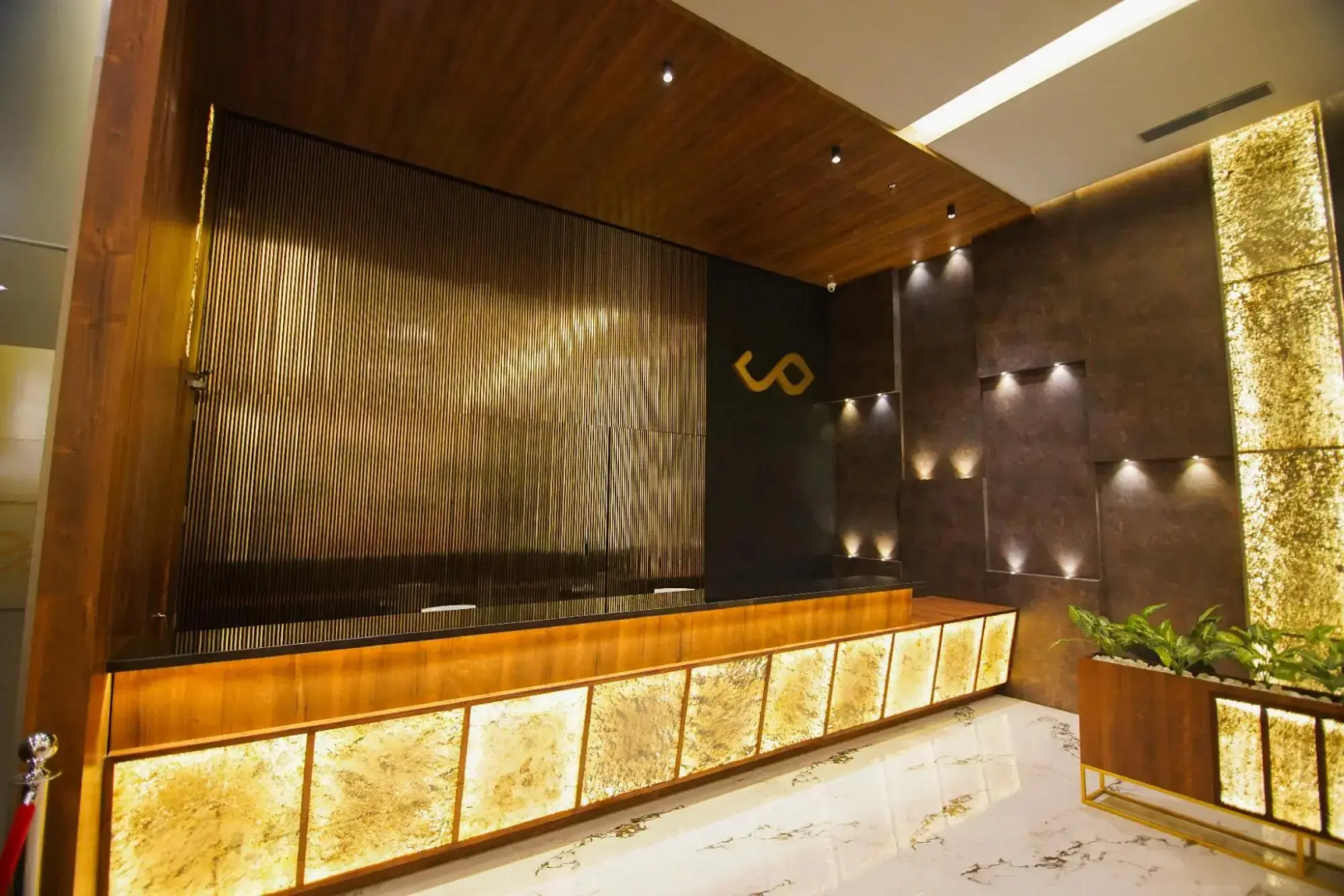 J P Airport Hotel