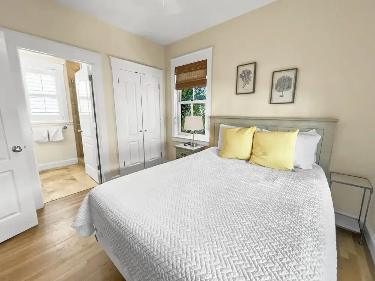 Mare E Sole 2 Bedroom Home by RedAwning