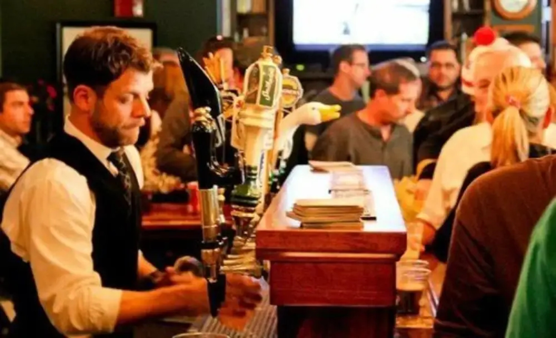 County Clare Irish Hotel & Pub