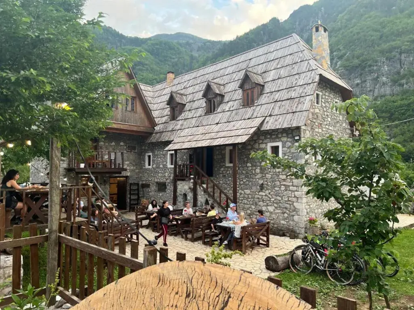 Shpella Guesthouse Theth
