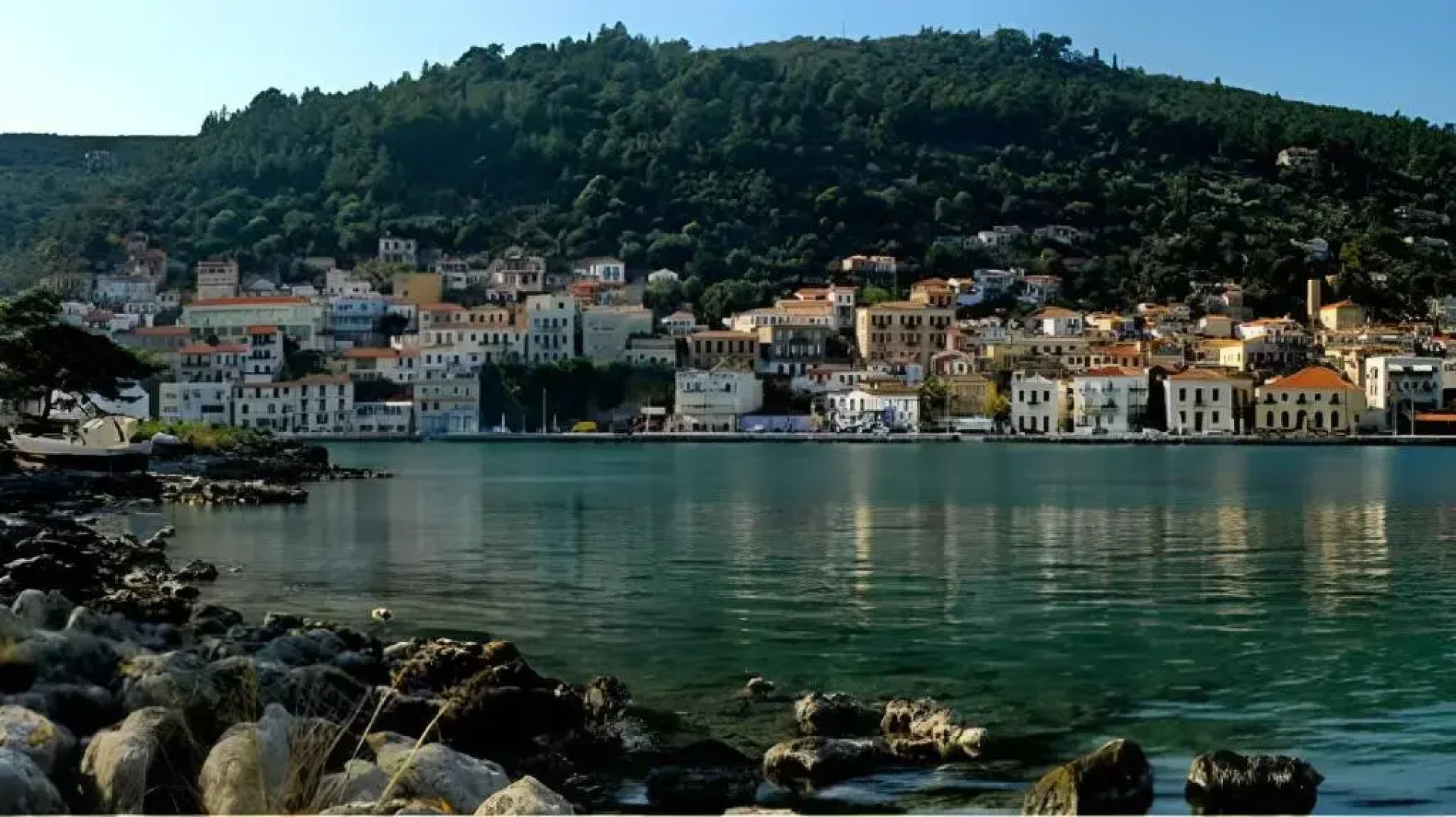 Traditional Stone House - Individual - 4-8 persons