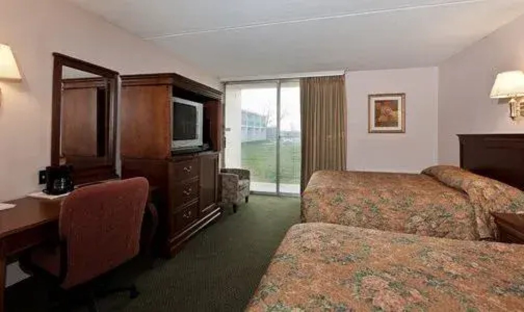 Howard Johnson Inn - Commack