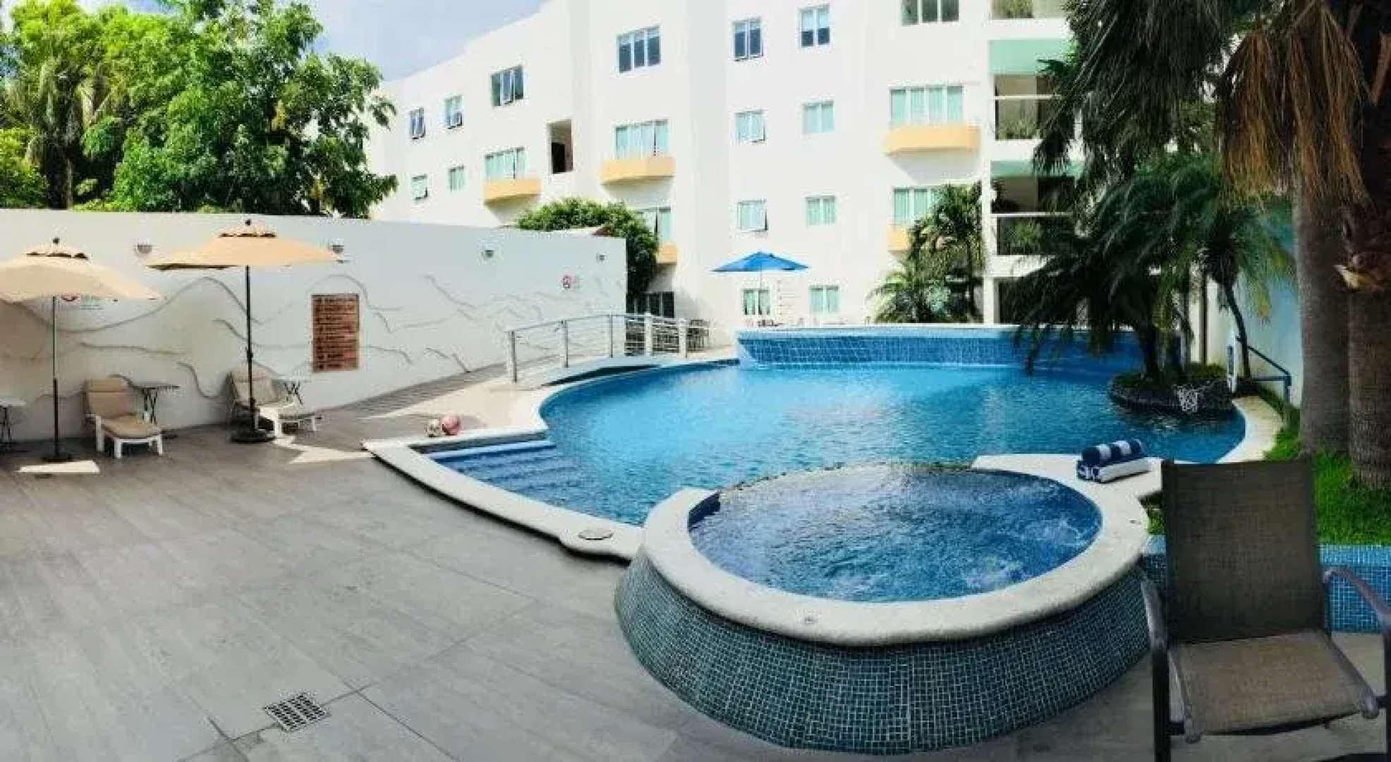 Angeles Suites Hotel