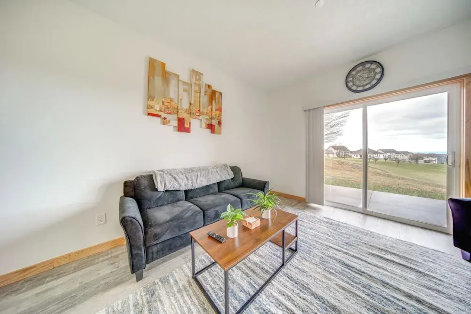 Golf Course View: Centrally Located Condo in Erie