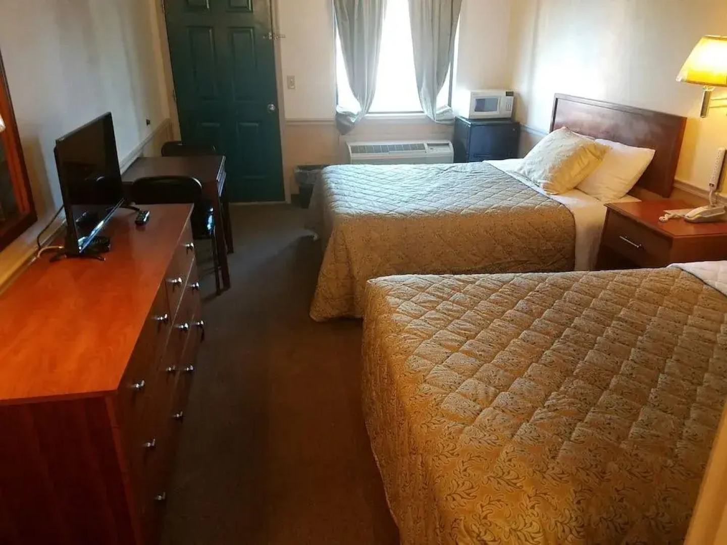 Traveler's Choice Motel