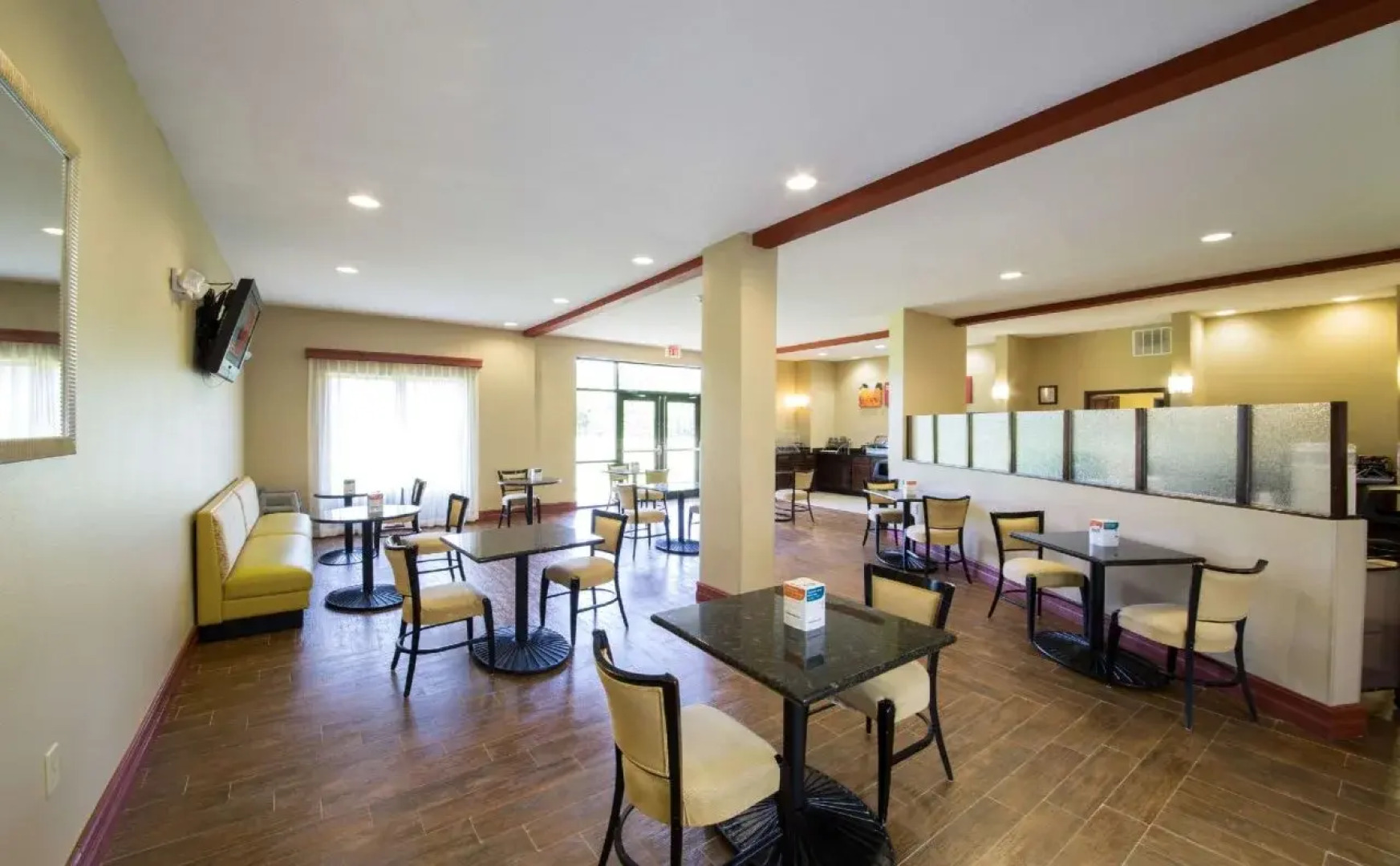 Comfort Suites Airport South