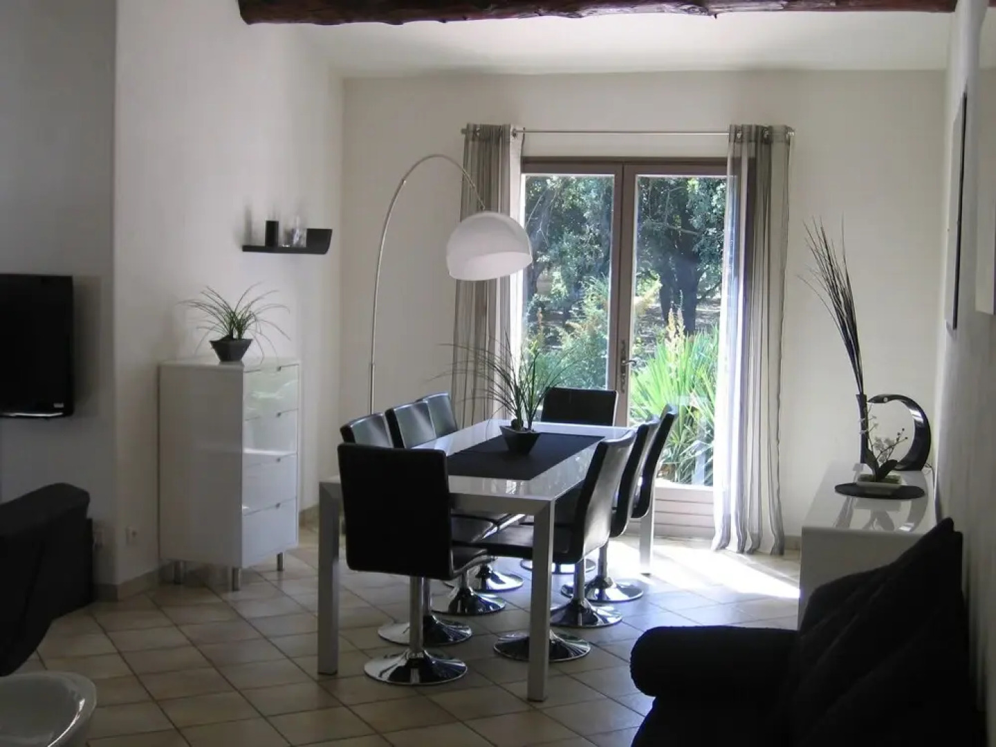 Villa With 3 Bedrooms in Taillades, With Wonderful Mountain View, Priv