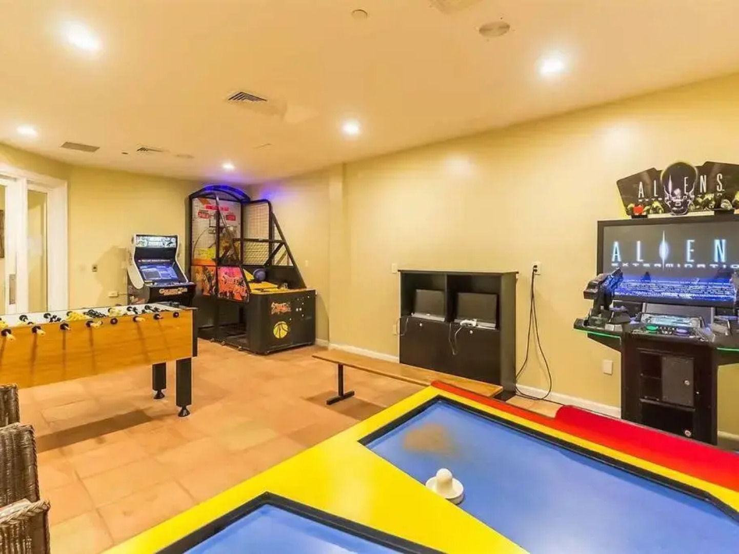 The Beach Club Doral 306 - Spacious Beachfront Condo!