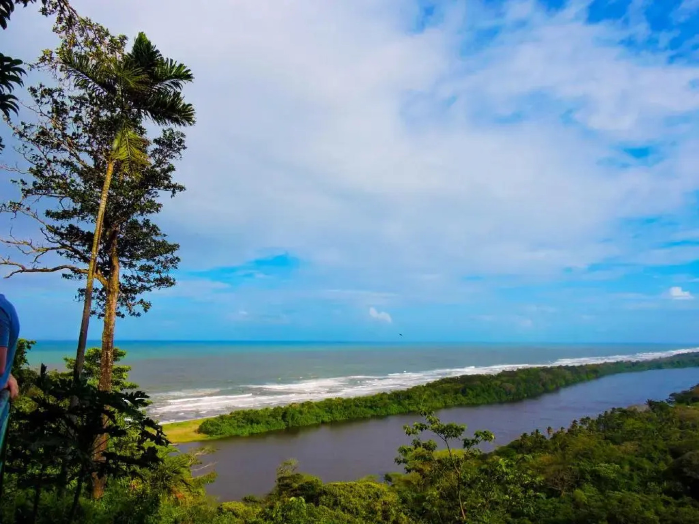 Hotel Tortuguero Beachfront