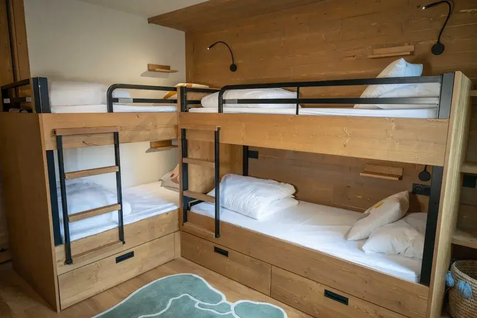 Charming Apt With View 2bd/6p -residence in Mega\"ve