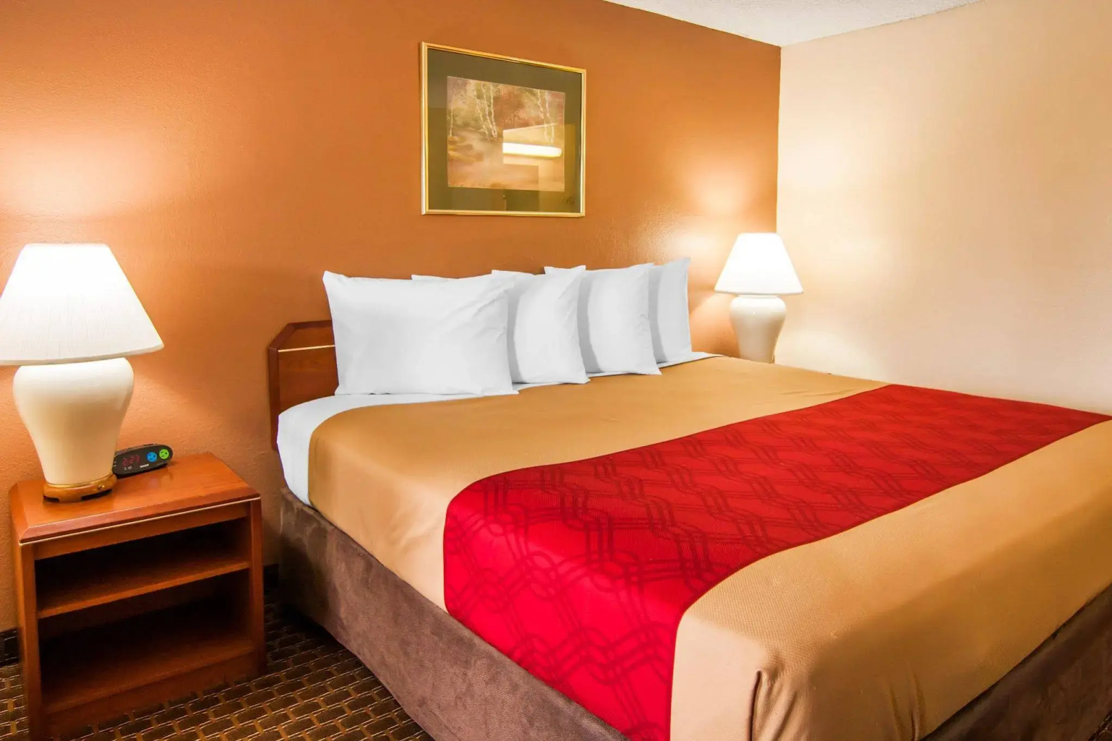 Econo Lodge Inn & Suites Hillsboro - Portland West