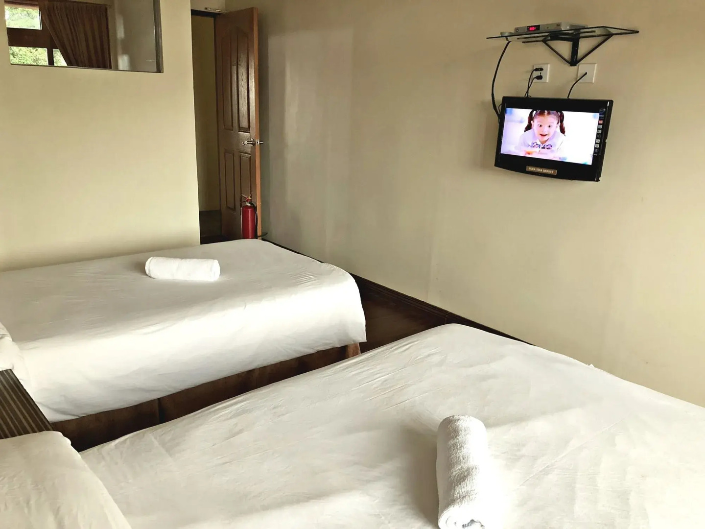 Pura Vida Resort
