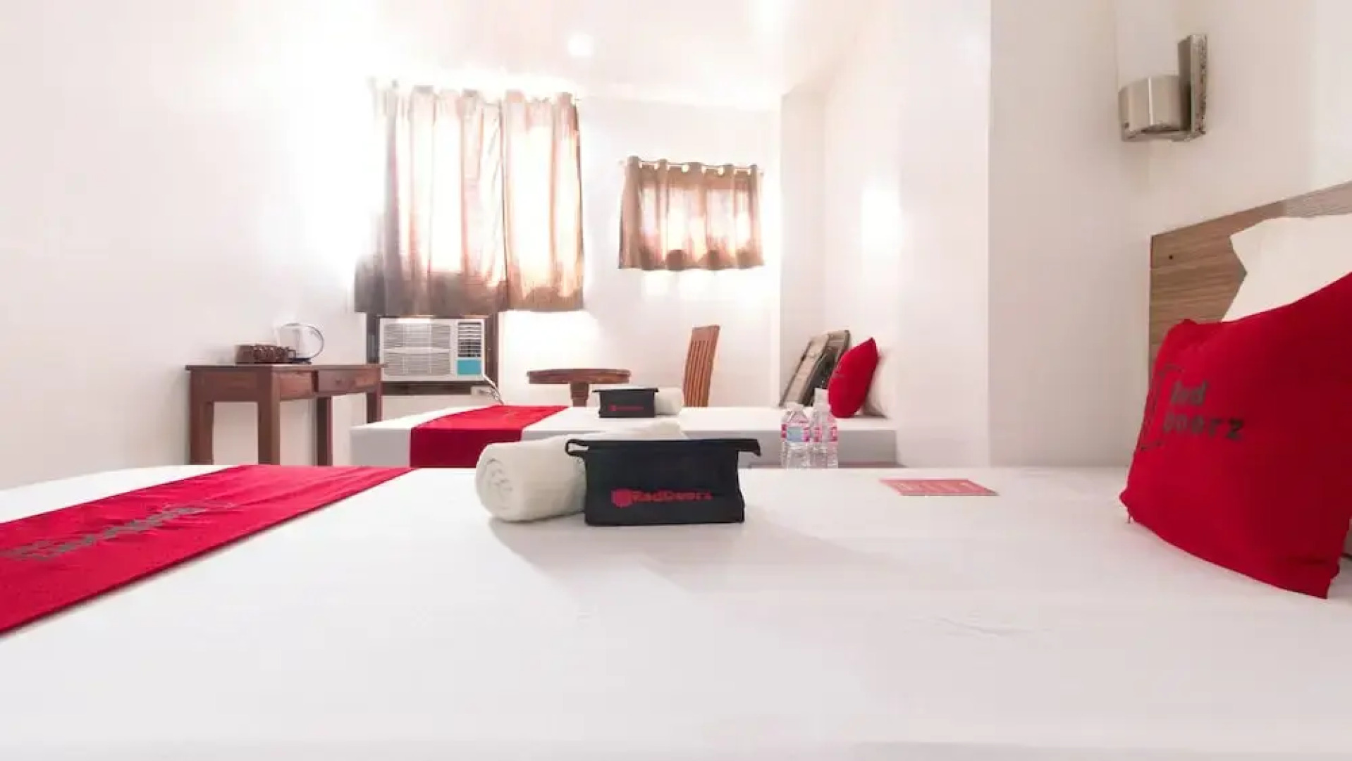 RedDoorz Plus near Vigan City Commercial Center