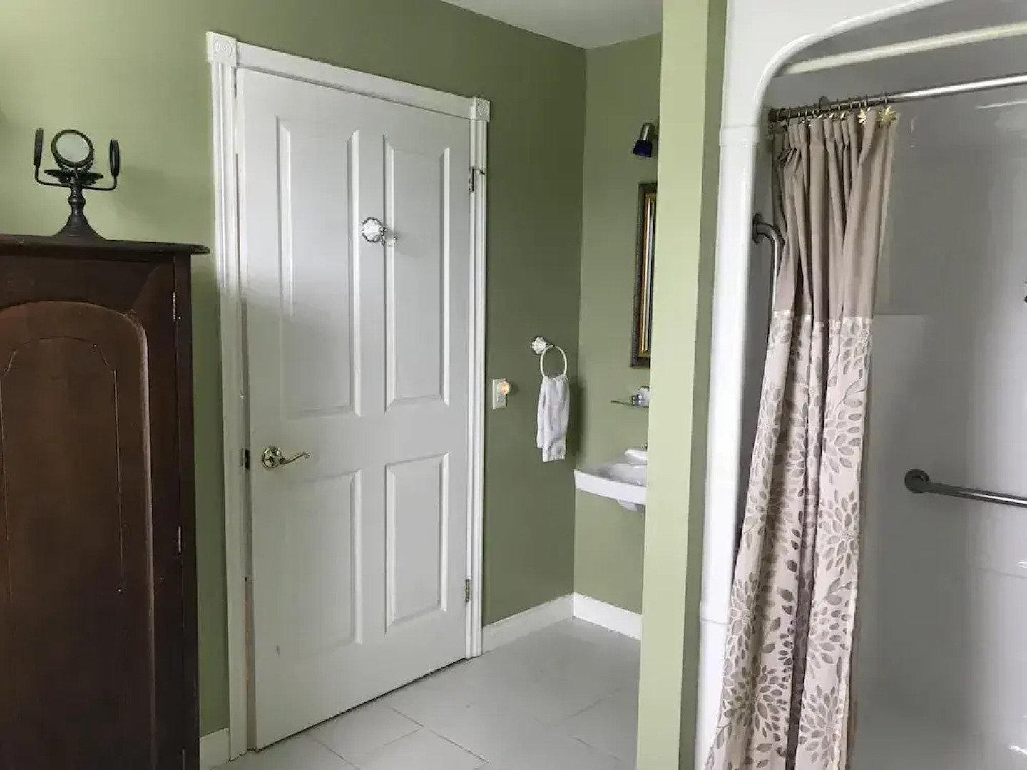 Cresthaven By the Sea