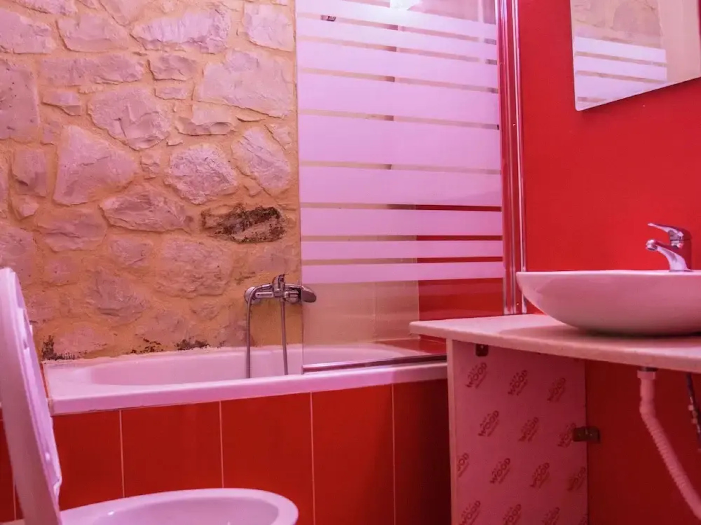 Beautiful new Stone Villa, Large Private Pool, Privacy, View of bay Bali, NW