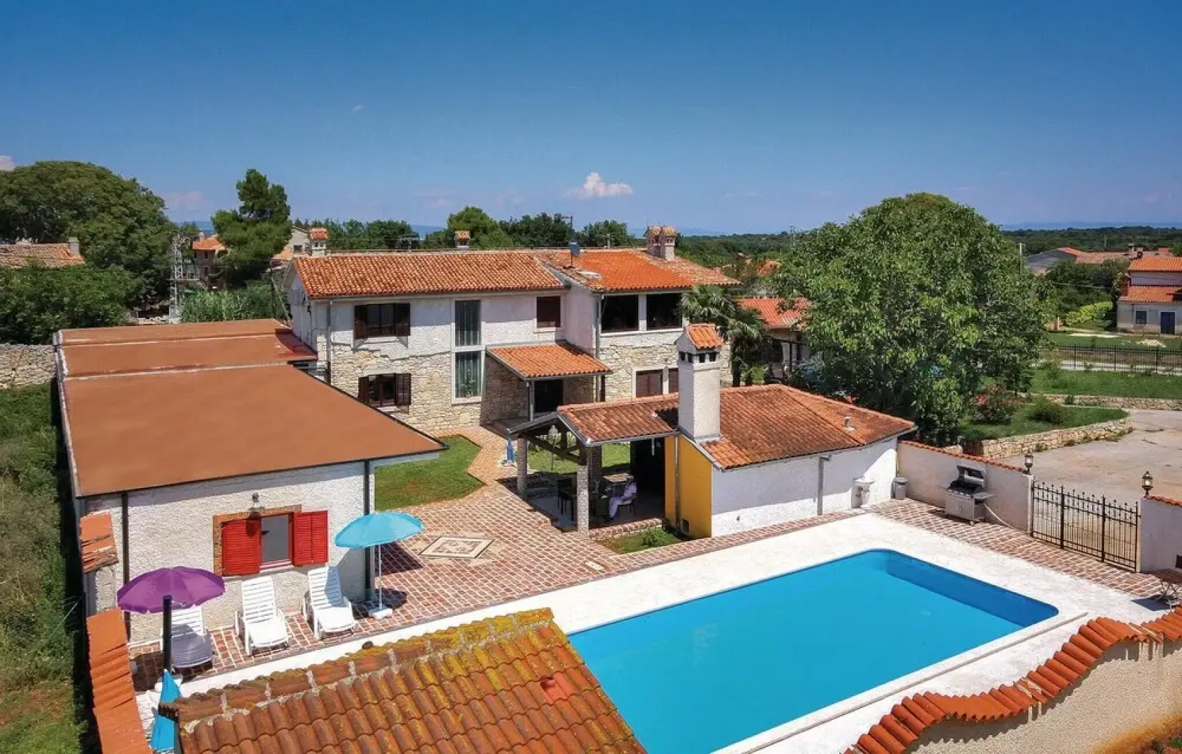 Nice Home in Sisan With Wifi and 7 Bedrooms