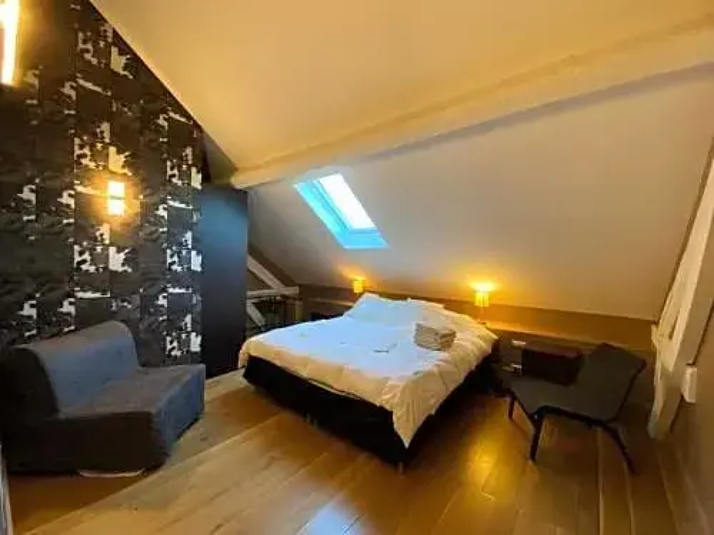 Demeure Saint Louis, cité 10mn à pieds, piscine chauffée, Clim AC, Parking privé